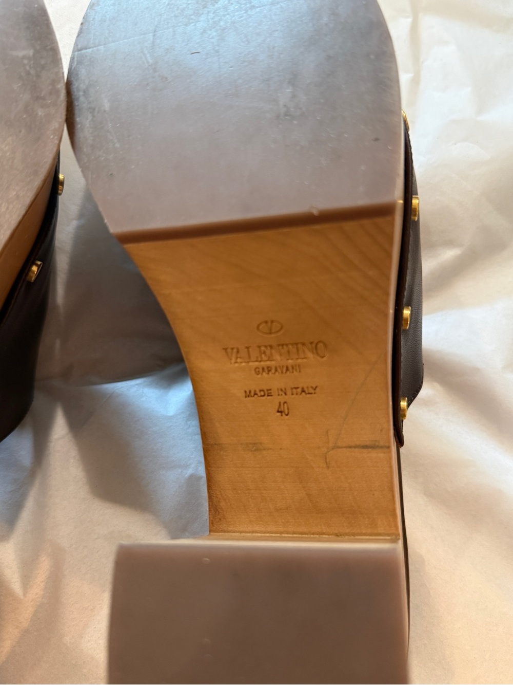 Valentino Garavani V Logo
Chain Wooden Platform Mule
Clogs Brown EU 40 US 10 - Picture 8 of 8
